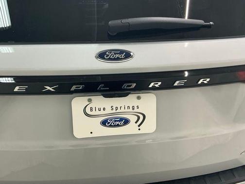 Space White Metallic 2026 Ford Explorer Active