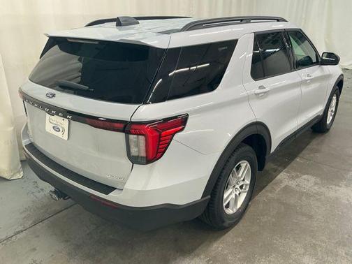 Space White Metallic 2026 Ford Explorer Active