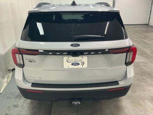 Space White Metallic 2026 Ford Explorer Active