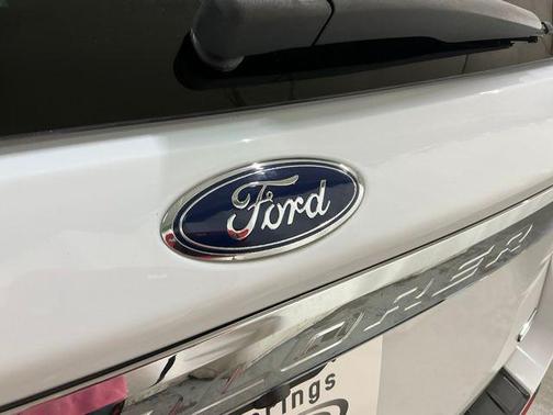 OXFORD WHITE 2020 Ford Explorer XLT