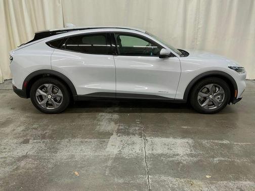 Space White Metallic 2022 Ford Mustang Mach-E Select