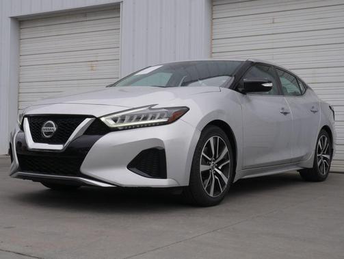 Brilliant Silver Metallic 2021 Nissan Maxima 3.5 SV