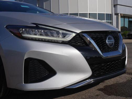 Brilliant Silver Metallic 2021 Nissan Maxima 3.5 SV