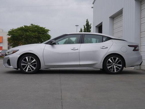 Brilliant Silver Metallic 2021 Nissan Maxima 3.5 SV