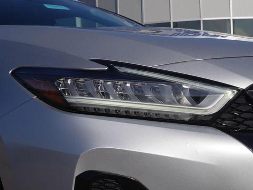 Brilliant Silver Metallic 2021 Nissan Maxima 3.5 SV