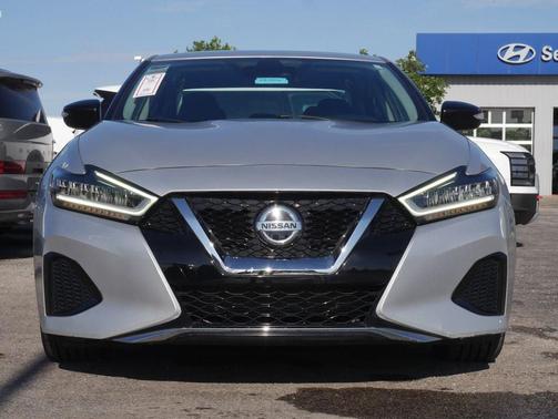 Brilliant Silver Metallic 2021 Nissan Maxima 3.5 SV