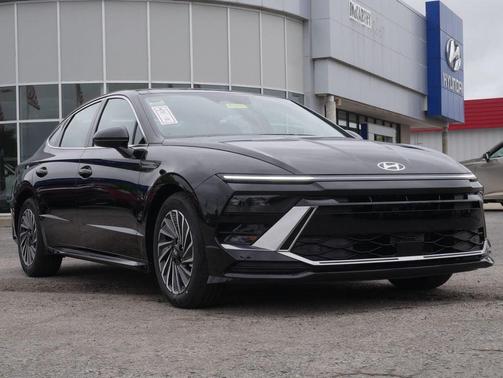 Abyss Black 2026 Hyundai SONATA Hybrid SE