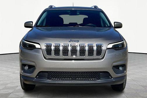 Light Brownstone Pearlcoat 2019 Jeep Cherokee Latitude