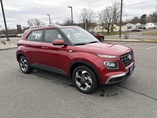 2025 Hyundai VENUE SEL