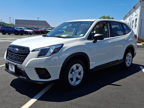 Crystal White Pearl 2023 Subaru Forester Base