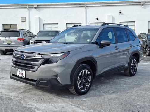 2025 Subaru Forester Premium