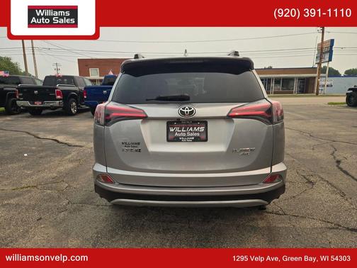 Silver Sky Metallic 2018 Toyota RAV4 XLE