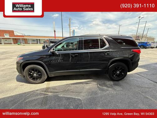 Black Metallic 2021 Chevrolet Traverse LT Cloth