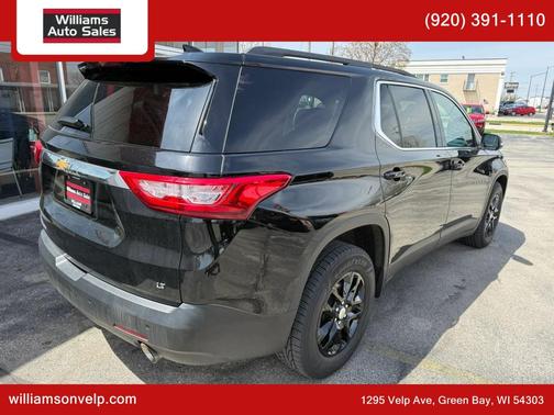 Black Metallic 2021 Chevrolet Traverse LT Cloth