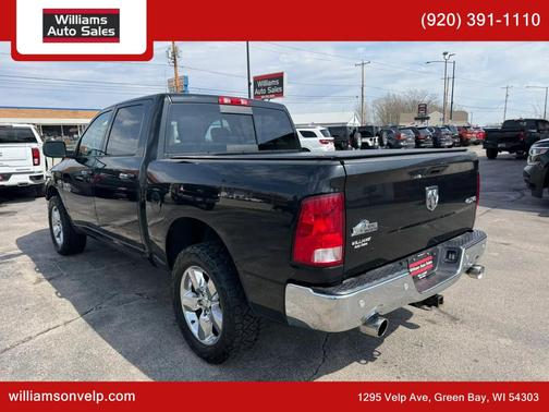 Brilliant Black Crystal Pearlcoat 2016 RAM 1500 Big Horn