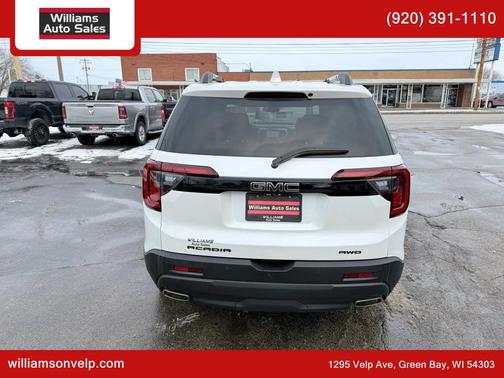 2023 GMC Acadia SLT
