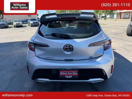Classic Silver Metallic 2019 Toyota Corolla Hatchback SE