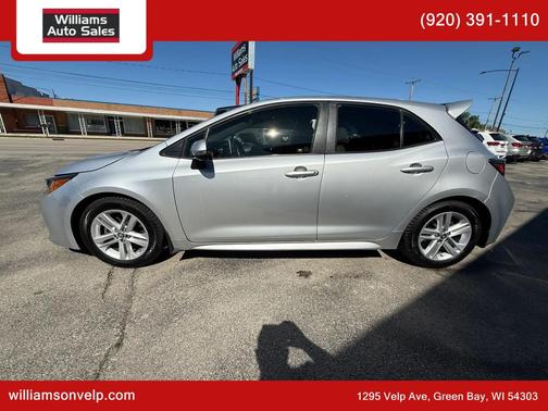 Classic Silver Metallic 2019 Toyota Corolla Hatchback SE