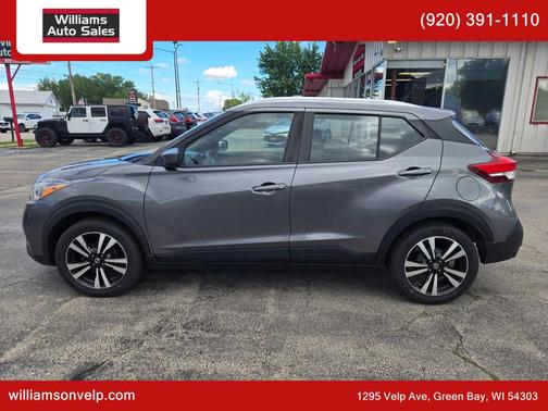 Gun Metallic 2020 Nissan Kicks SV