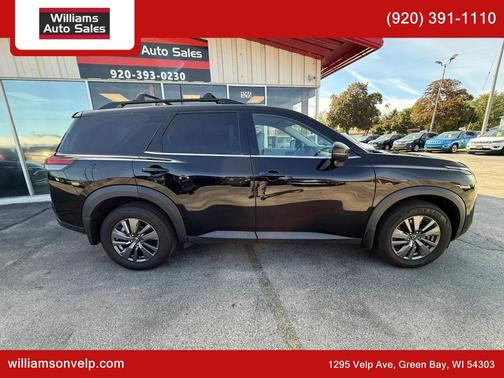 Black 2023 Nissan Pathfinder SV