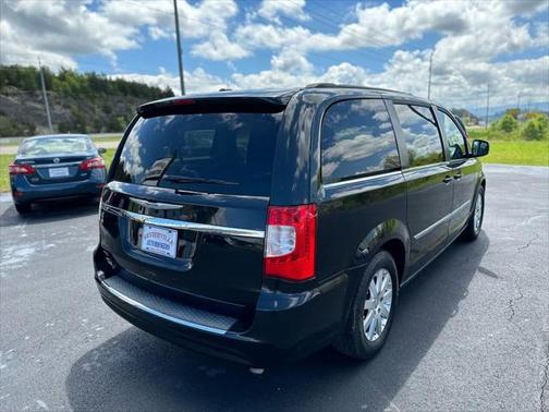 2014 Chrysler Town & Country Touring