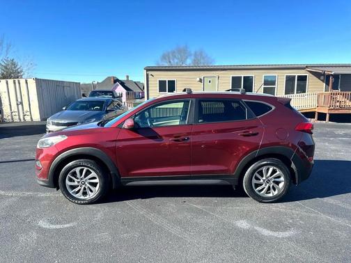 2016 Hyundai TUCSON SE