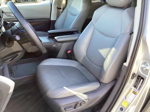 2021 Toyota Sienna XLE 7 Passenger