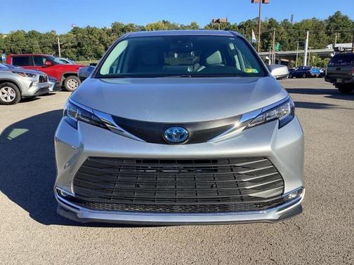 2021 Toyota Sienna XLE 7 Passenger