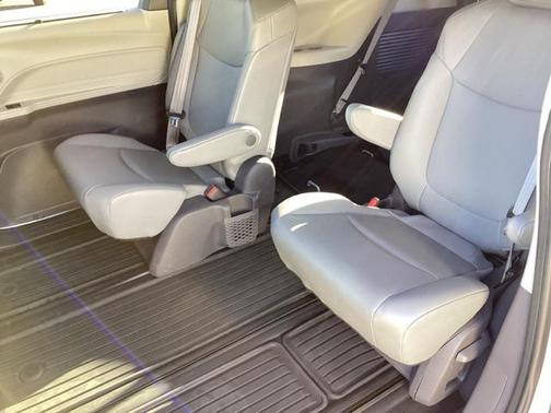 2021 Toyota Sienna XLE 7 Passenger