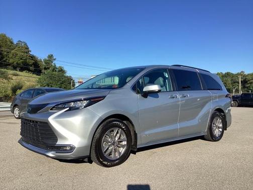 2021 Toyota Sienna XLE 7 Passenger