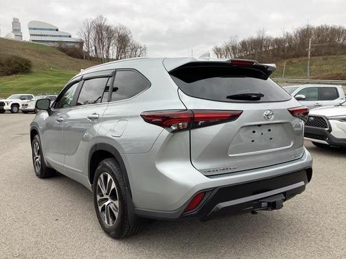 2025 Toyota Highlander XLE