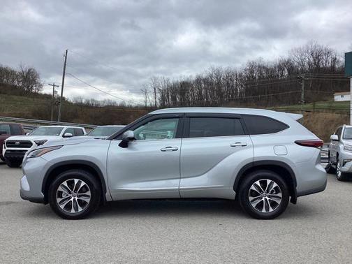 2025 Toyota Highlander XLE