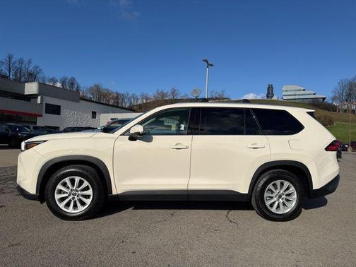 Cream 2024 Toyota Grand Highlander XLE