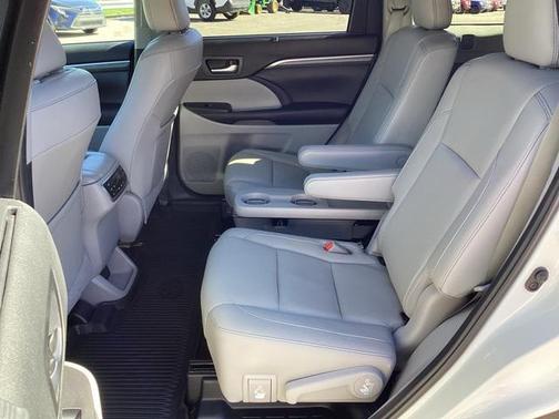 2019 Toyota Highlander Limited Platinum