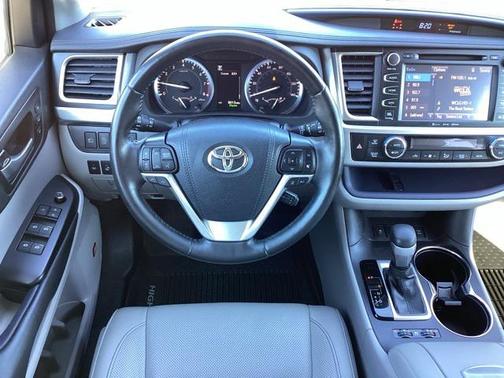 2019 Toyota Highlander Limited Platinum