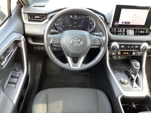 2023 Toyota RAV4 Hybrid SE