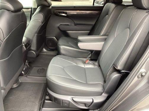 2025 Toyota Highlander Limited