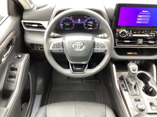 2025 Toyota Highlander Limited