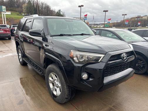 Midnight Black Metallic 2018 Toyota 4Runner SR5