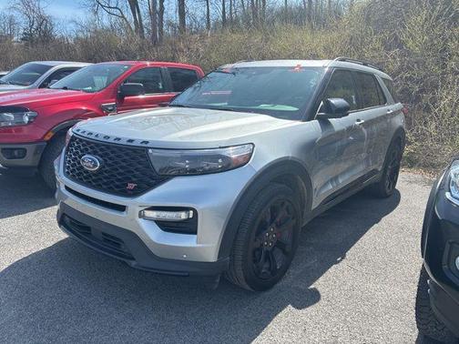 Iconic Silver Metallic 2022 Ford Explorer ST