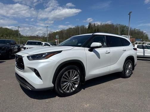 Wind Chill Pearl 2022 Toyota Highlander Platinum