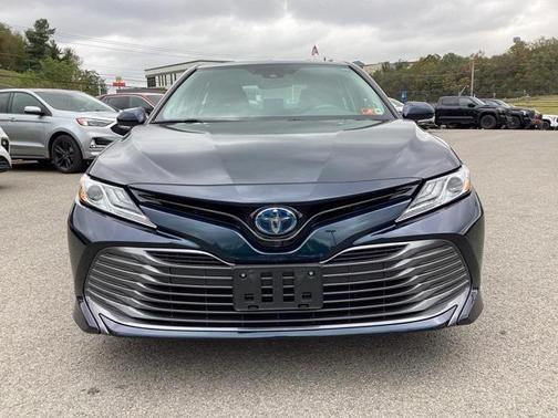 2020 Toyota Camry Hybrid XLE