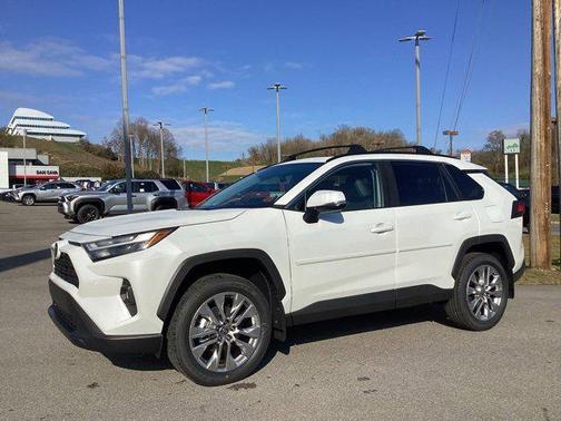 2025 Toyota RAV4 XLE Premium