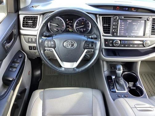2019 Toyota Highlander Limited Platinum