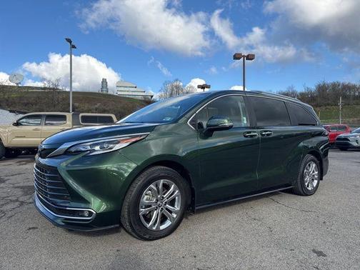 Cypress 2023 Toyota Sienna Platinum 7 Passenger