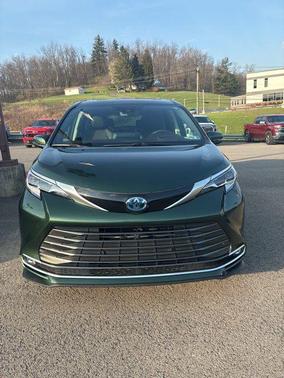 2023 Toyota Sienna Platinum 7 Passenger