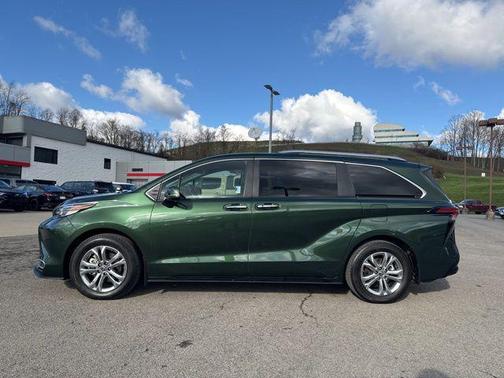 Cypress 2023 Toyota Sienna Platinum 7 Passenger