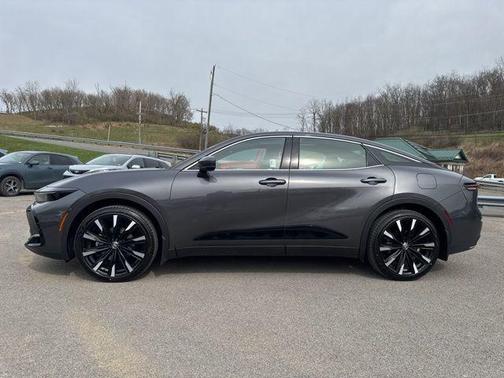 2023 Toyota Crown Platinum