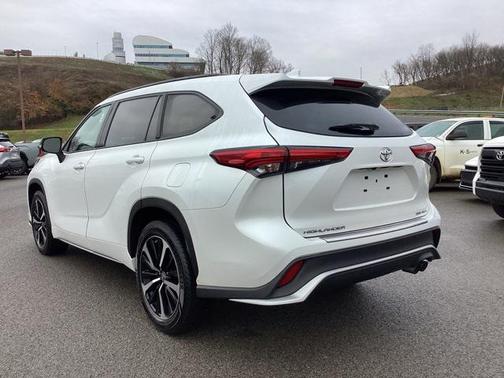 2022 Toyota Highlander XSE