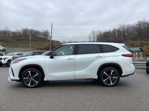 2022 Toyota Highlander XSE